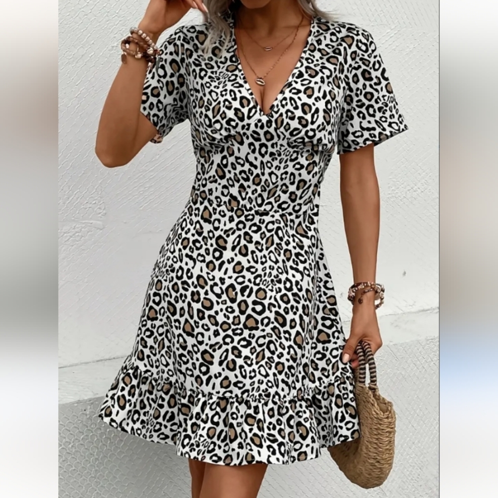 Emery Rose summer Dress Size L Brand New Tags  leopard print.